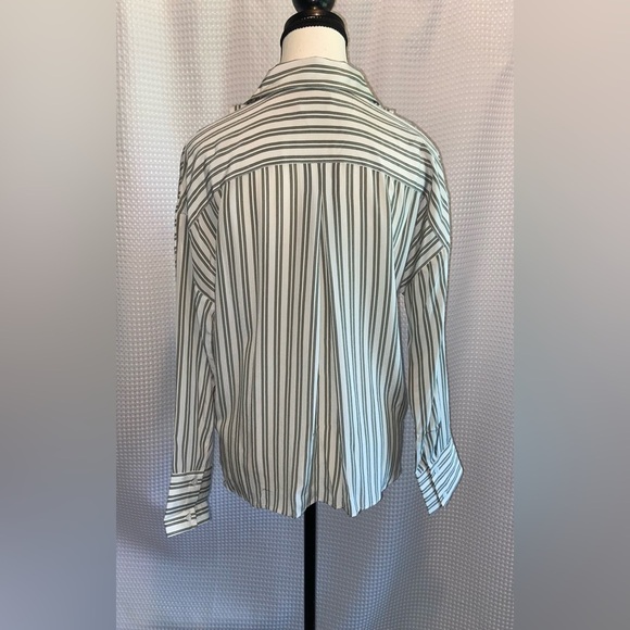 Women’s CLUB MONACO Signature Striped Silk buttoned‎ Shirt size small - Picture 12 of 14